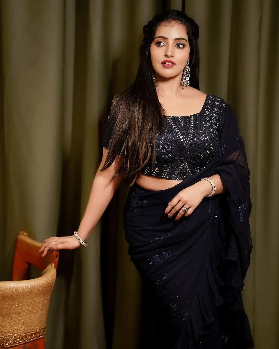 Malayalam Girl Malavika Menon In Black Saree Blouse